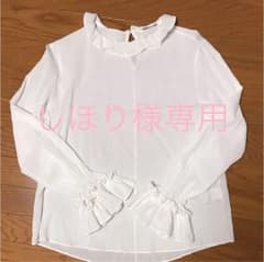 白ブラウスのサムネイル