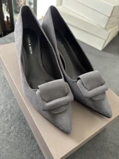 超美品✨CHARLES & KEITH パンプス グレー　サイズ35のサムネイル