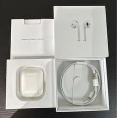 Apple AirPods 本体 充電ケース付きのサムネイル