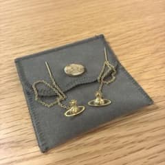 【希少】【美品】ヴィヴィアン オーブ チェーンピアス ゴールド 希少】【美品】ヴィヴィアン オーブ チェーンピアス ゴールド - メルカリ
