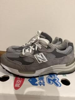 New Balance 992 グレー スニーカーのサムネイル