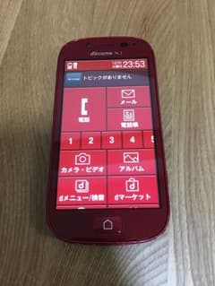 docomo らくらくスマートフォン3 F-06F レッドのサムネイル