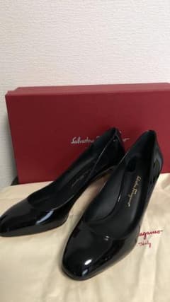 チャコ様ご専用❤️サルヴァトーレフェラガモ♡パンプスのサムネイル
