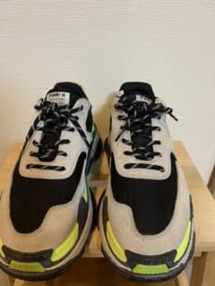最終値下げ今月までの出品！！　トリプルS サイズ43のサムネイル