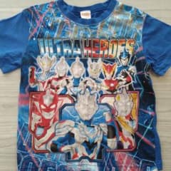 ウルトラマン　限定Tシャツのサムネイル