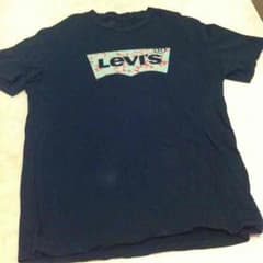 【最終値下げ】Levi's Tシャツのサムネイル