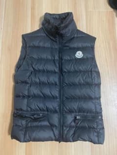 MONCLER モンクレール ダウンベストブラック サイズ0 swag drip MONCLER モンクレール ダウンベストブラック サイズ0 swag drip - メルカリ