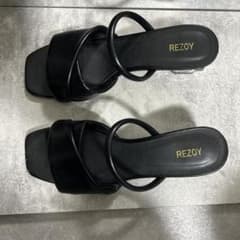 REZOY ブラックサンダル クロスストラップのサムネイル