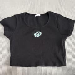 GYDA ラインストーンロゴ リブ クロップドTシャツのサムネイル