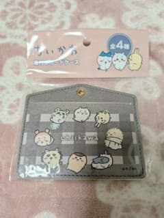 ちいかわ　窓付きカードケース　集合　✻