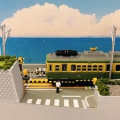 Nゲージ 江ノ電 鎌倉高校前駅 ジオラマ 展示台 ※江ノ電車両付き Nゲージ 江ノ電 鎌倉高校前踏切 ジオラマ 展示台 ※江ノ電車両付き