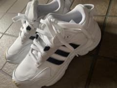 adidas アディダス スニーカーのサムネイル