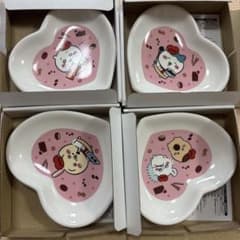 【当選品】ロッテ×ちいかわ　ハートプレート4枚 ロッテちいかわ当選品 ハートお皿4枚セット - メルカリ