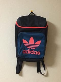 adidas originals スクエアリュックのサムネイル