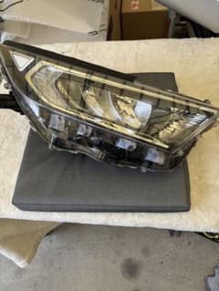 トヨタ RAV4 純正 LEDヘッドライト 右側 品番：81145-42882 - メルカリ