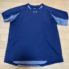 Under Armour トレーニング用ネイビートップスのサムネイル