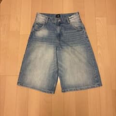【完売品】H&M SUPER BAGGY デニムハーフパンツ 29インチのサムネイル