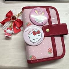 ハローキティ シール帳 缶バッジ&キーホルダー付きのサムネイル