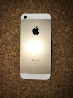iPhoneSE 64GB ゴールド docomo 画面割れなしのサムネイル