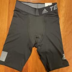 アディダス　ショートタイツ　テックフィットのサムネイル
