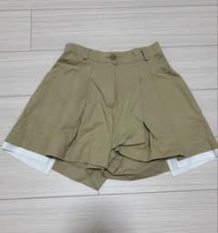 AMAILベージュ プリーツ ショートパンツのサムネイル
