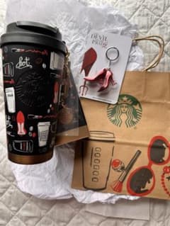 スターバックス プラダを着た悪魔 コラボ タンブラー ブラック キーホルダーのサムネイル