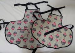 【KAHRI HOME】カップケーキ柄エプロン親子2枚セットのサムネイル