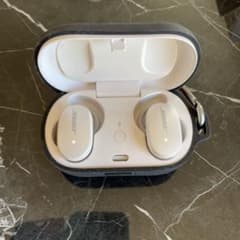 ジャンク品　BOSE QuietComfort Earbudsのサムネイル