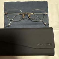 金子眼鏡　ISSEY MIYAKE EYESのサムネイル