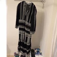 ZARA 刺繍ロングワンピース ブラック XSのサムネイル