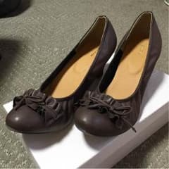 こげ茶色のパンプス 25センチ 未使用のサムネイル