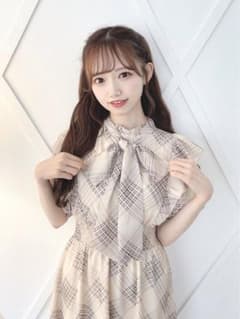 evelyn 畑美紗起 コラボワンピースのサムネイル