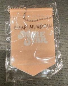 MORE STAR　ガチャ ロゴフラグキーホルダーのサムネイル