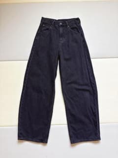 【UNIQLO】バギーカーブジーンズ 丈短め　ダークグレー 22(56cm)のサムネイル