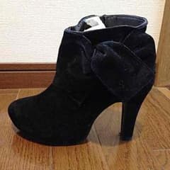 りい様取り置き 黒 ブーティーのサムネイル