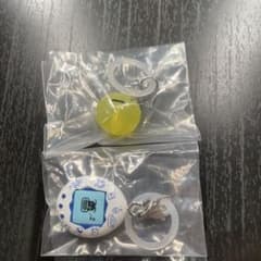 【値下げ】たまごっち めじるしアクセサリー2 キーホルダーセットのサムネイル