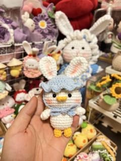 ハンドメイド あみぐるみ うさぎ帽子 アヒル キーホルダーのサムネイル