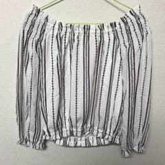 オフショル トップスのサムネイル