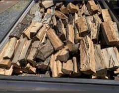2年乾燥薪350kg、広葉樹、薪ストーブ、キャンプ、三重県軽トラック 一台分 2年乾燥薪350kg、広葉樹、薪ストーブ、キャンプ、三重県軽トラック 一