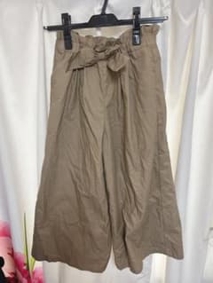 新品　タグなし　ガウチョパンツ　160ベージュのサムネイル
