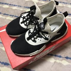 NIKE スニーカーのサムネイル