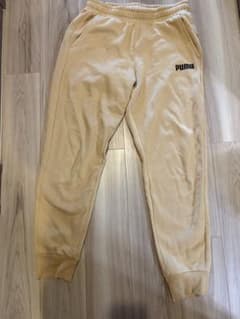 【新品未使用】PUMA ベージュ スウェットパンツ　裏起毛のサムネイル