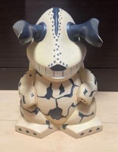 怪獣エレキング　貯金箱のサムネイル
