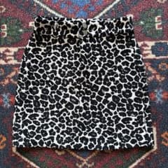 ヒョウ柄ミニスカート 白黒のサムネイル