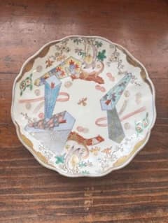 骨董皿 通り物 古伊万里 色絵輪花皿 金彩色絵3枚 平皿21cm - メルカリ