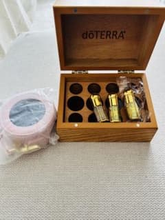 dōTERRA 木製コレクションボックス ドーナツミニ パステルピンクのサムネイル