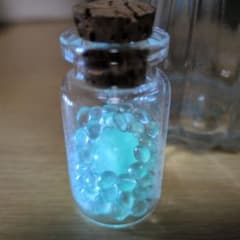 水色ガラスビーズ 小瓶入りのサムネイル