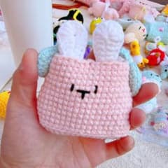 ハンドメイド 手編み うさぎ イヤホンケースのサムネイル