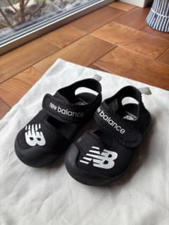 new balance ブラックサンダル　15cmのサムネイル