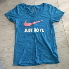 【taeko33333様専用】Nike Tシャツ 青 Lサイズのサムネイル